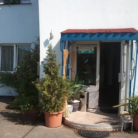 Gasthof Blaues Haus באסטורף